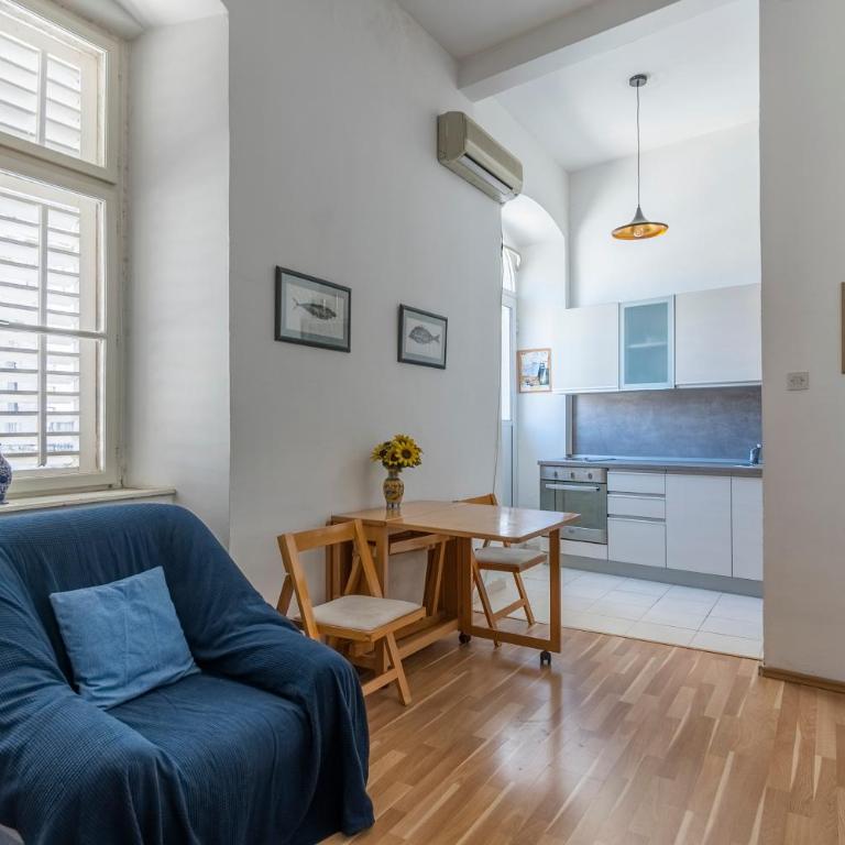 CENTRAL CATHEDRAL APARTMENT - One-Bedroom Apartment - 8