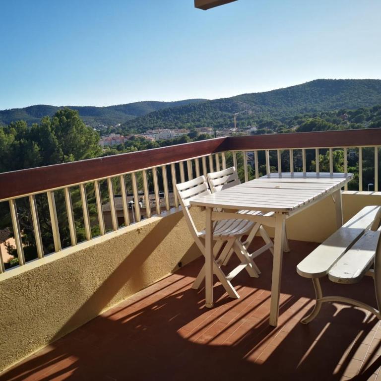 1bed Apartment Sleeps 4 - Sea Views Wifi Parking - Appartement - 2