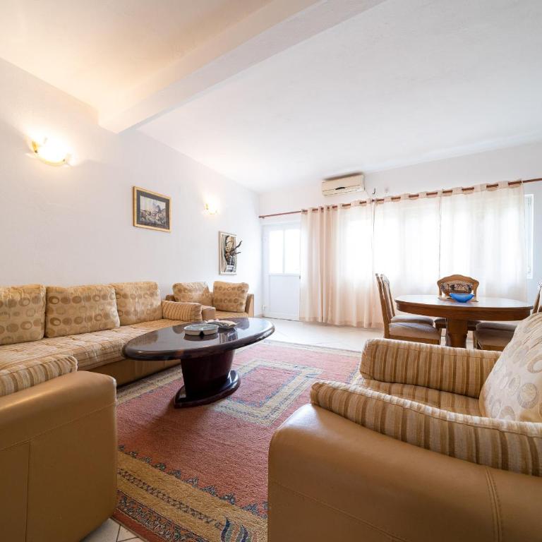 Guest House Ana - Comfort Two-Bedroom Apartment with Terrace - 9