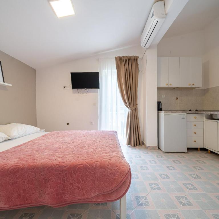 Guest House Ana - Twin Studio with Balcony - 2