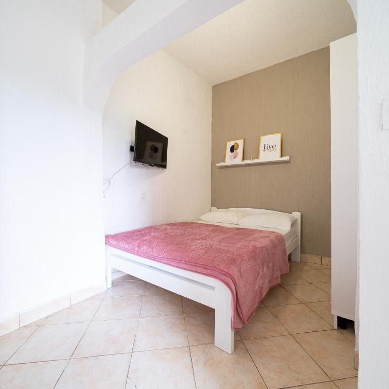 Guest House Ana - Double Studio with Terrace - 9