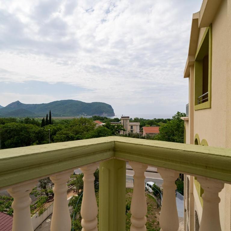 Guest House Ana - Triple Studio with Balcony - 9