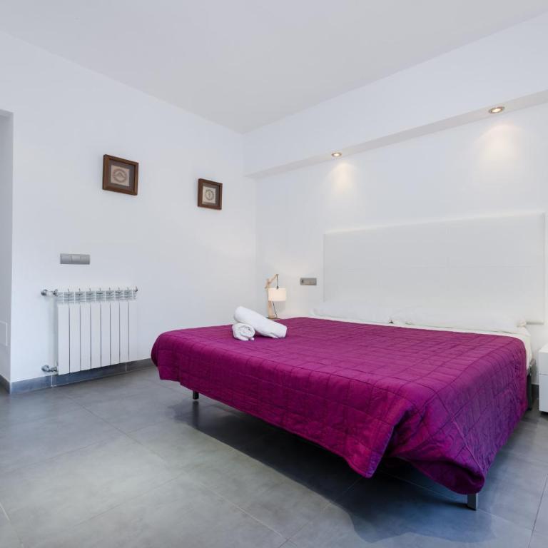 YourHouse Es Cardinal - Three-Bedroom House - 21