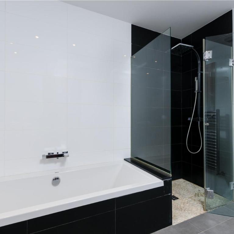 YourHouse Es Cardinal - Three-Bedroom House - 28