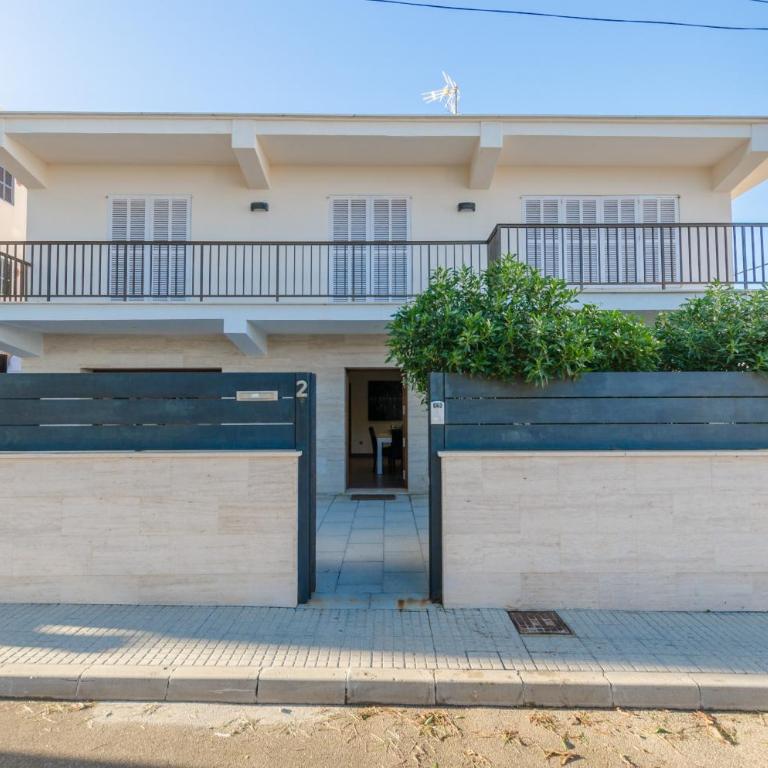YourHouse Es Cardinal - Three-Bedroom House - 31
