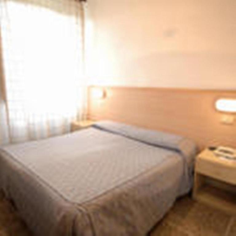 Hotel Moderno - Camera Matrimoniale/Doppia con Letti Singoli con Bagno in Comune - 2
