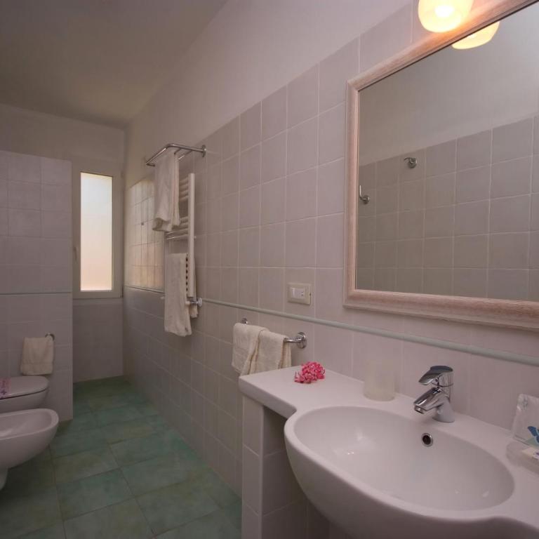 Hotel Dino - Appartamento Superior con 1 Camera da Letto (4 Adulti) - 5