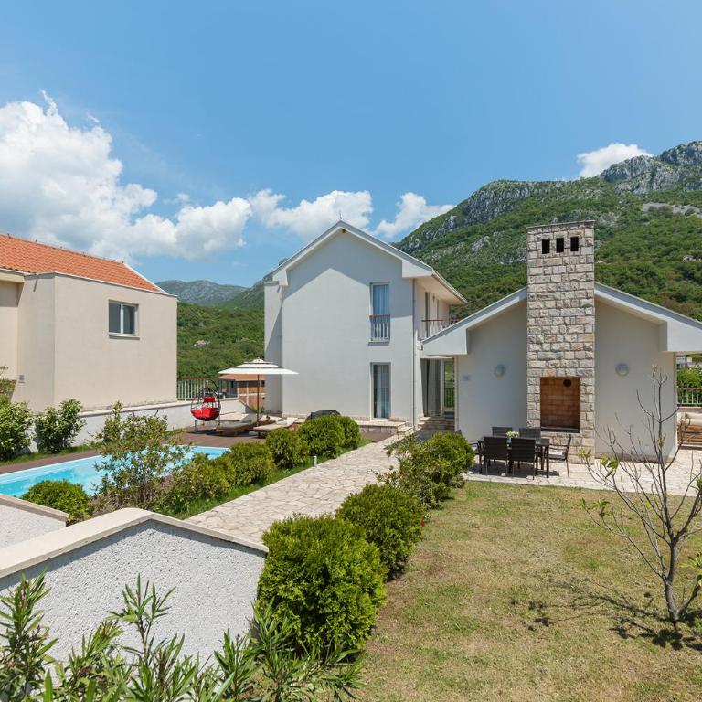 Carsko Selo Blizikuce - Kuća sa Tri Spavaće Sobe i Sopstvenim Bazenom - 54