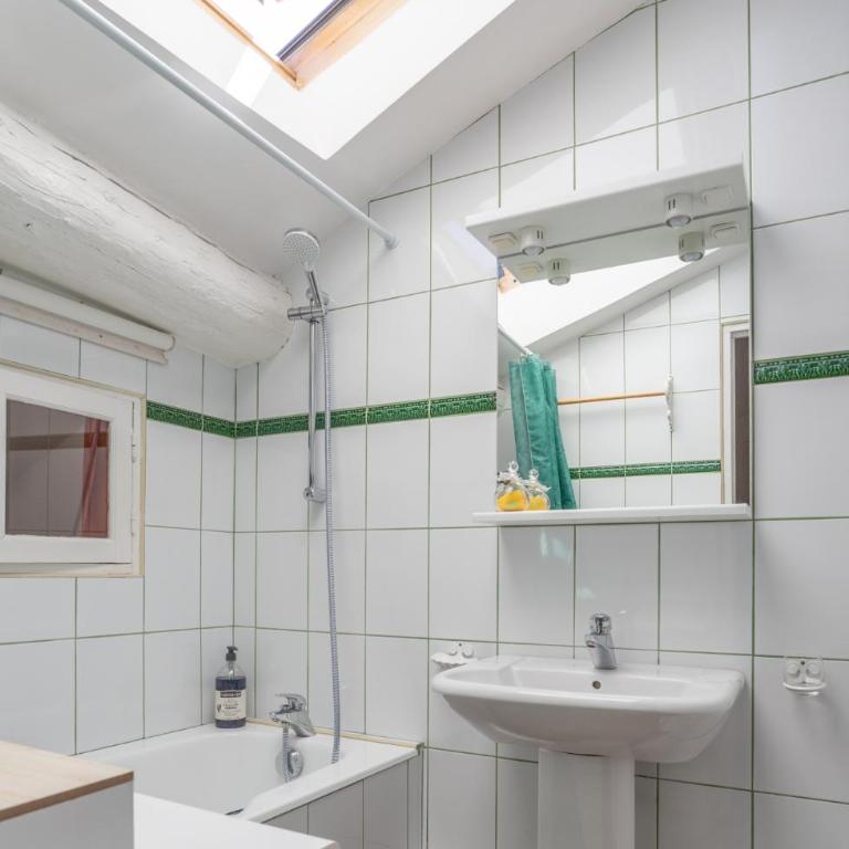 Petit Paradis Nemausus - One-Bedroom Apartment - 22