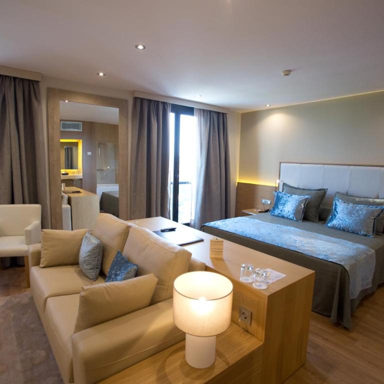 M.A. Hotel Sevilla Congresos - Suite Junior - 8
