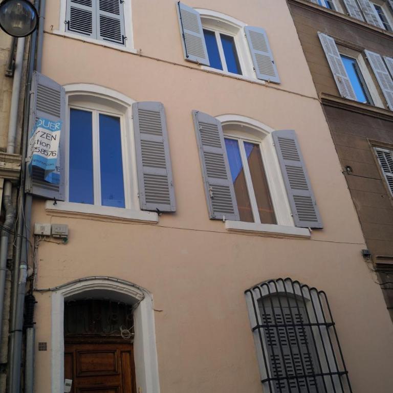 Les Appartements d'Edmond Sylvabelle - Studio au Rez-de-Chaussée - Vue sur Jardin - 3