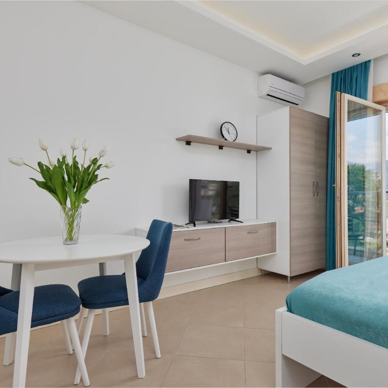 M&M&M Apartments - Studio with Sea View - 4
