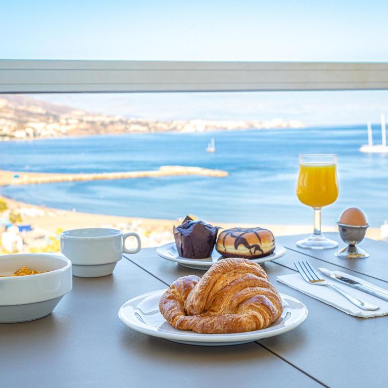 Hotel Apartamentos Pyr Fuengirola - Estudio Superior con vistas parciales al mar - 4