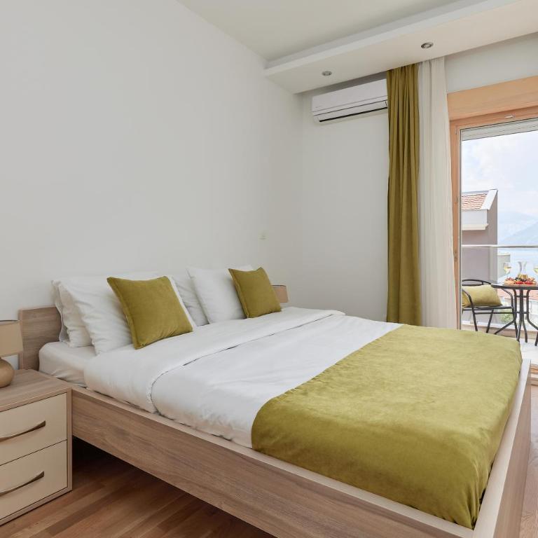 M&M&M Apartments - One-Bedroom Apartment - 5