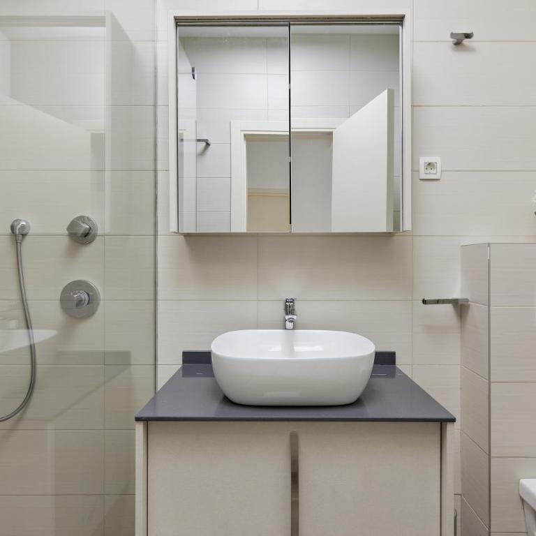 M&M&M Apartments - One-Bedroom Apartment - 8