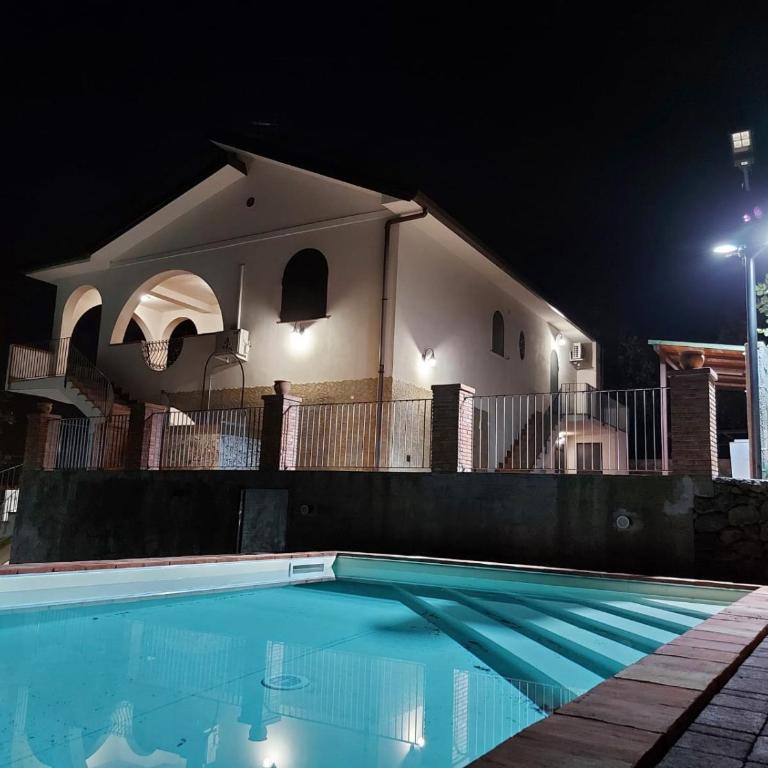Tenuta Carbone - Con piscina e parcheggio privato - Villa con 3 Camere da Letto - 10