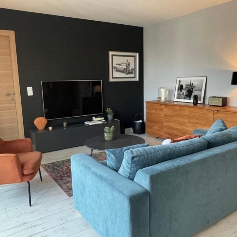 Deux pièces spacieux Place de Gaulle centre-ville d'Antibes avec extérieur - Appartement - 1