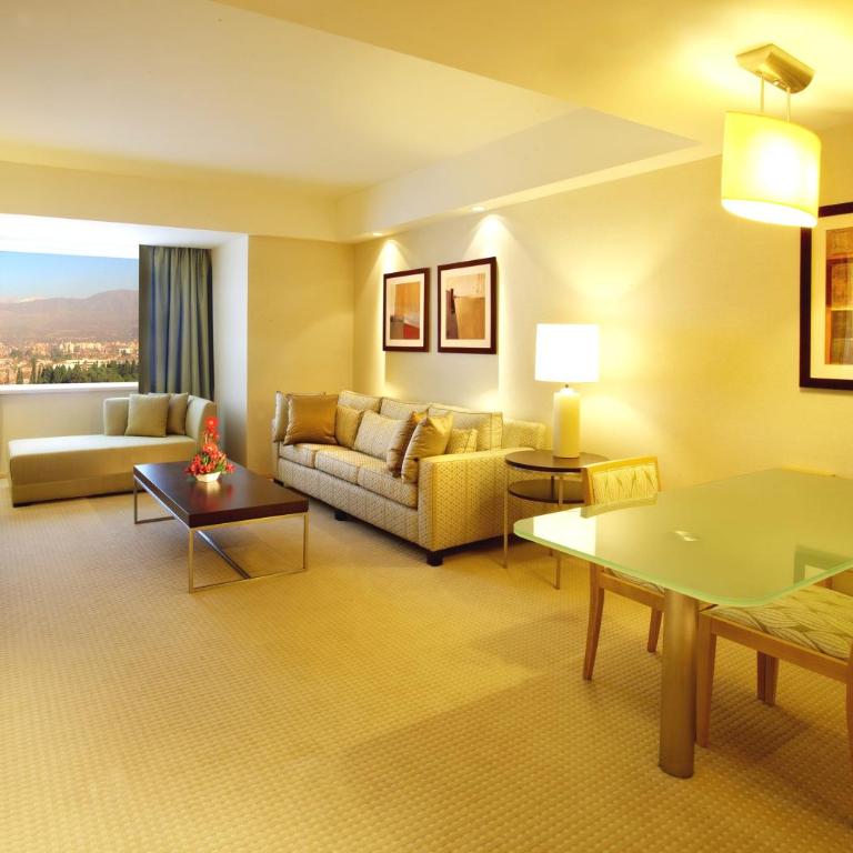 Hilton Mendoza - Suite de 1 dormitorio - 1 cama extragrande - 5