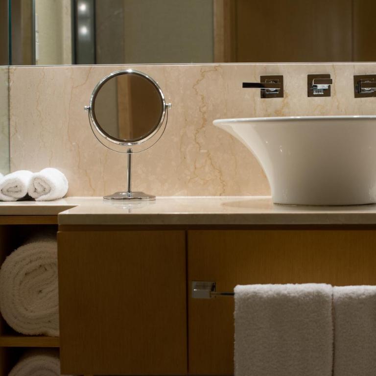 Hilton Mendoza - Suite de 1 dormitorio - 1 cama extragrande - 6