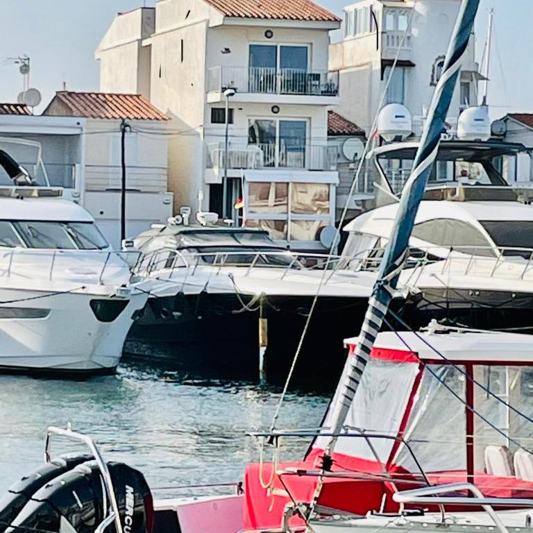 Appartement 80 m2,Port Rhodes D-2 chambres, terrasse panoramique, vue sur le canal principal d’Empuriabrava - Apartamento de 2 dormitorios - 2