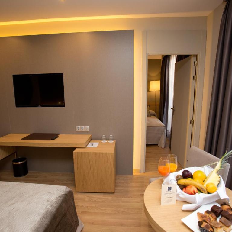 M.A. Hotel Sevilla Congresos - Habitación Familiar (2 adultos y 2 niños) - 1