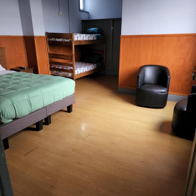 Hostal Capricho de Carlitos - Double Room with Private Bathroom - 1