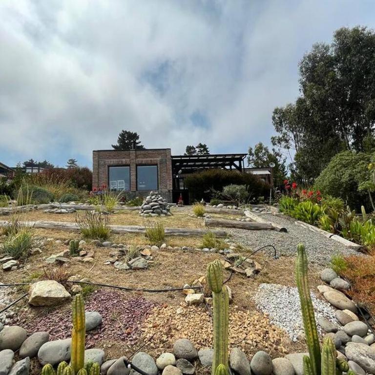 Amplia casa frente al mar, camino a Punta de Lobos - Four-Bedroom House - 8