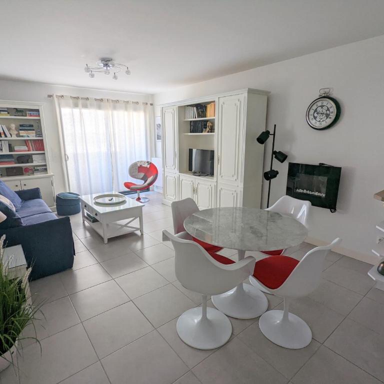 Arcachon centre ville - Charmant T2 avec balcon, parking sécurisé, proche gare, commerces et plage - FR-1-420-90 - Apartment (2 Adults) - 2