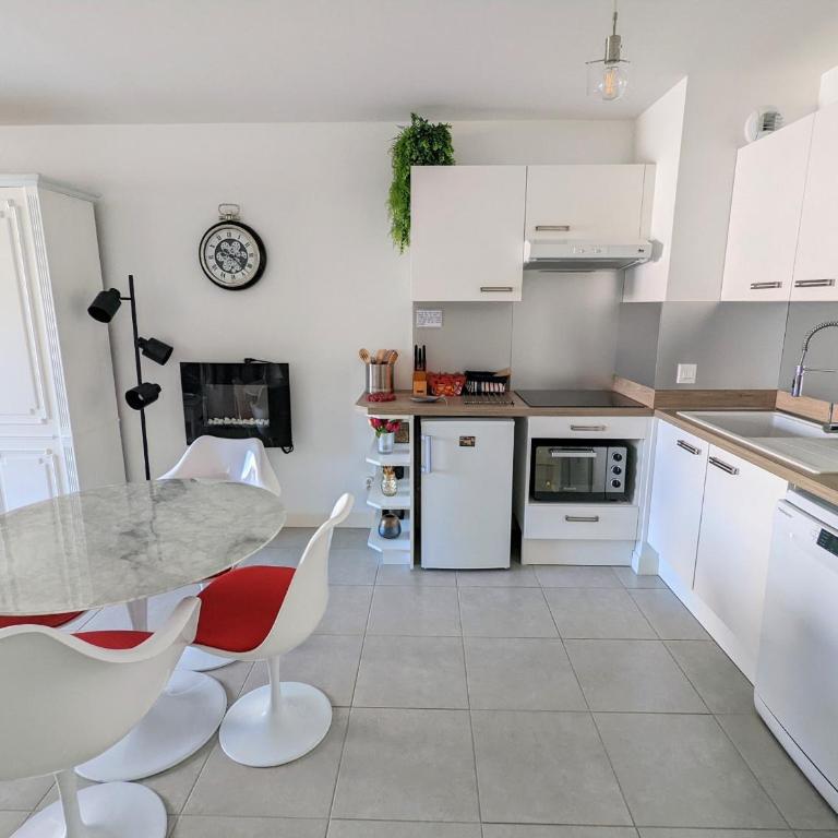 Arcachon centre ville - Charmant T2 avec balcon, parking sécurisé, proche gare, commerces et plage - FR-1-420-90 - Apartment (2 Adults) - 3