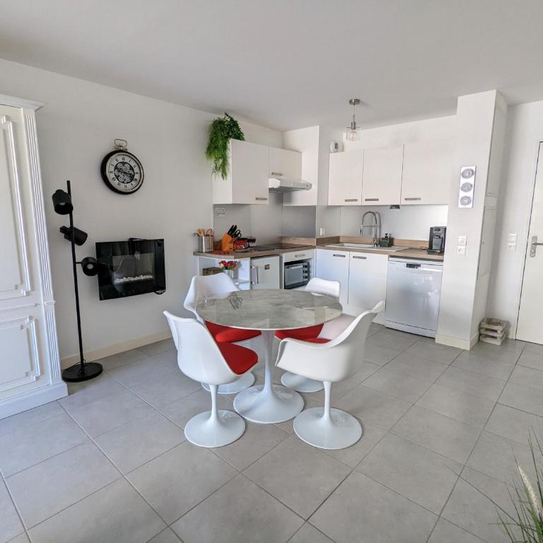 Arcachon centre ville - Charmant T2 avec balcon, parking sécurisé, proche gare, commerces et plage - FR-1-420-90 - Apartment (2 Adults) - 5