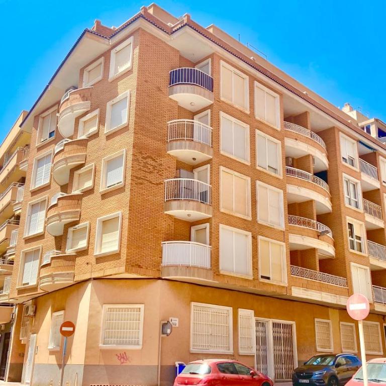 Beautiful Apartment near Playa de los Locos - One-Bedroom Apartment - 35