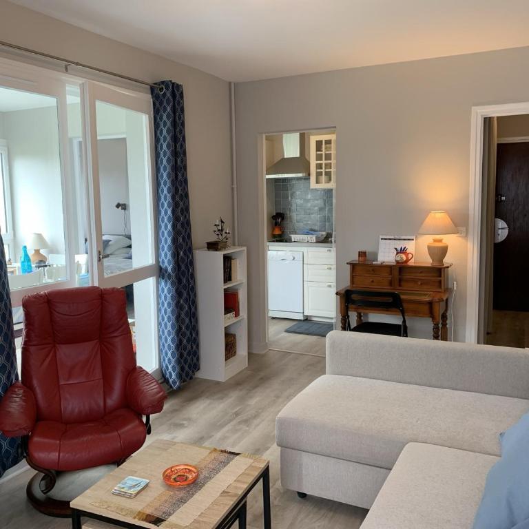 Charmant T2 à Cabourg, proche centre et plage, calme, loggia, ascenseur, animaux acceptés - FR-1-487-337 - Appartamento - 3
