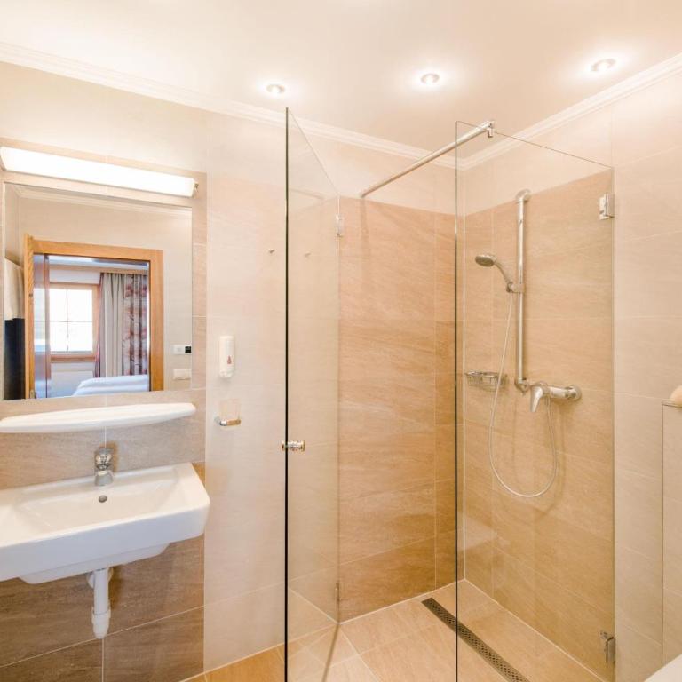 Pension Waidmannsruh - Doppelzimmer mit Dusche - 5