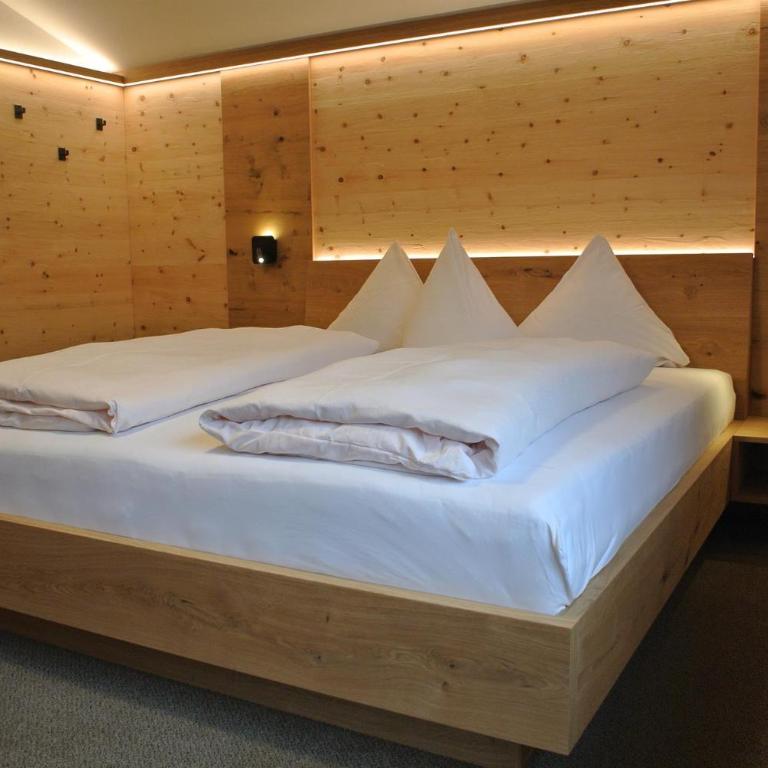 Pension Waidmannsruh - Doppelzimmer mit Dusche - 11
