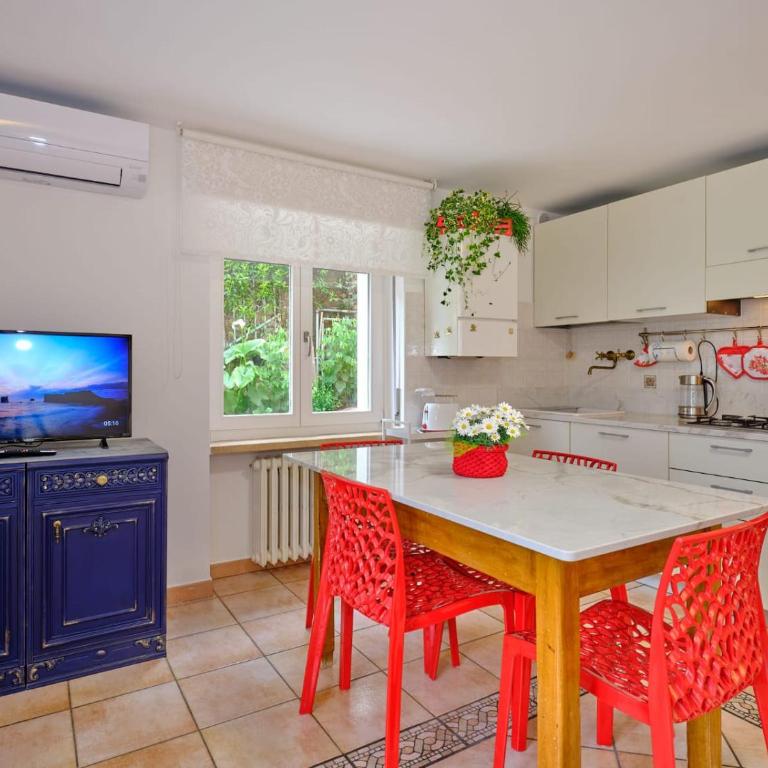 Domus Garda - Appartamento con 2 Camere da Letto - 1