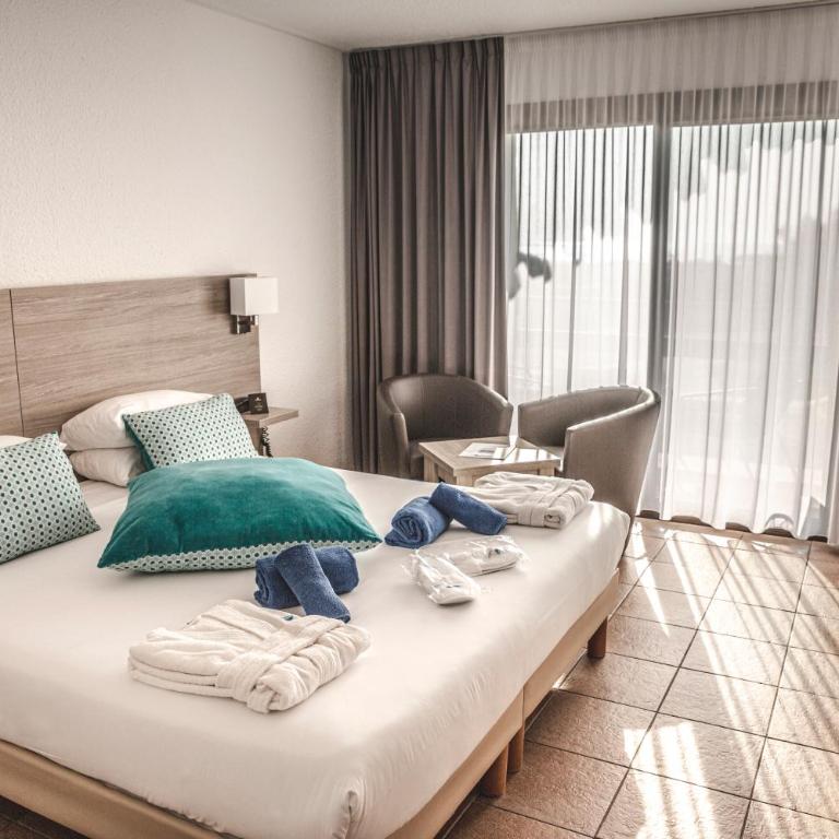 Thalacap Camargue - Chambre Double Standard - Rez-de-Chaussée - Vue sur Jardin (Accès Gratuit au Spa) - 1