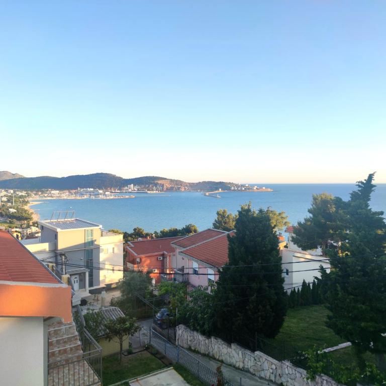 Apartmani Durovic - Two-Bedroom Apartment - 1