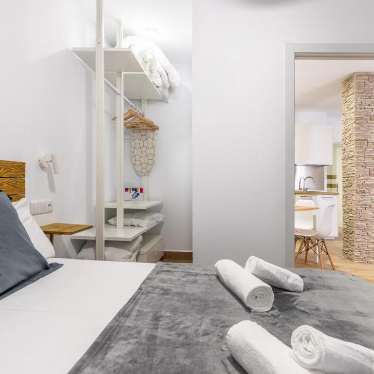 FUN BUILDING APARTMENTS by HOMEABOUT - Superior 1BR 1BT & Private Balcony - 23