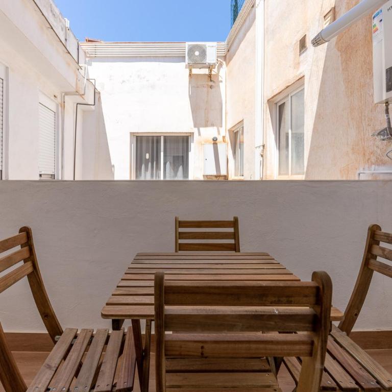 FUN BUILDING APARTMENTS by HOMEABOUT - Superior 1BR 1BT & Private Balcony - 2