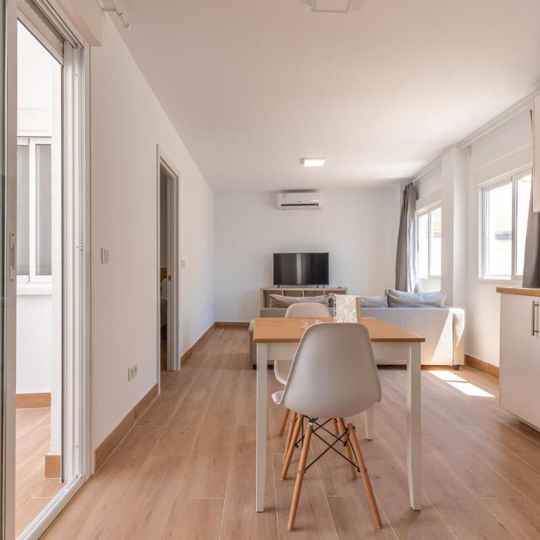FUN BUILDING APARTMENTS by HOMEABOUT - Superior 1BR 1BT & Private Balcony - 13