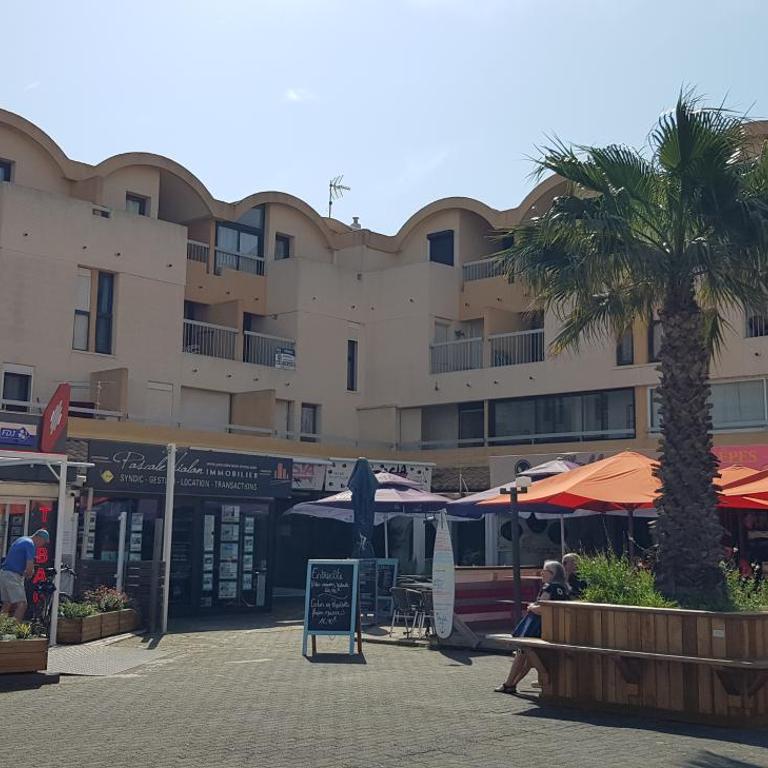 Gruissan-Port-T3-2chambres-5pers-43m2-Parking-Clim-Piscine-Valerie - Appartement 2 Chambres - 4