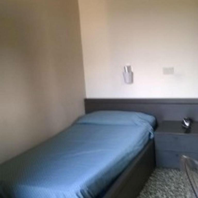 Hotel Moderno - Camera Singola con Bagno in Comune - 2