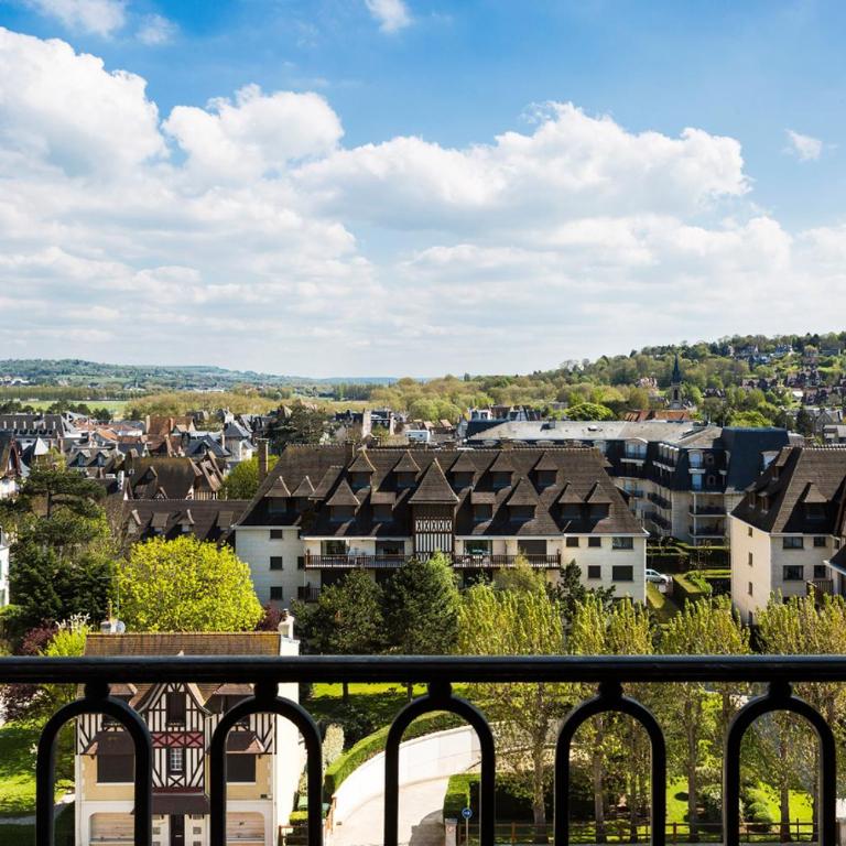 Hôtel Barrière Le Royal Deauville - Chambre Deluxe avec Balcon - 1