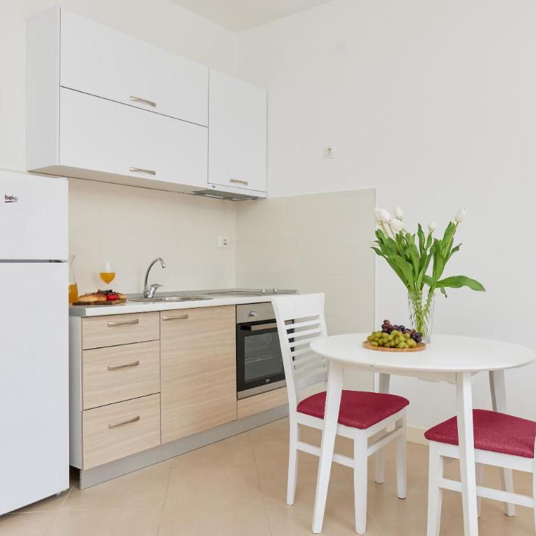 M&M&M Apartments - Studio - 3