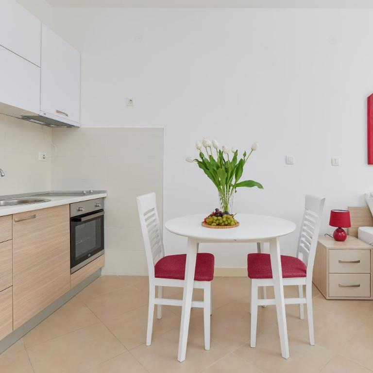 M&M&M Apartments - Studio - 9