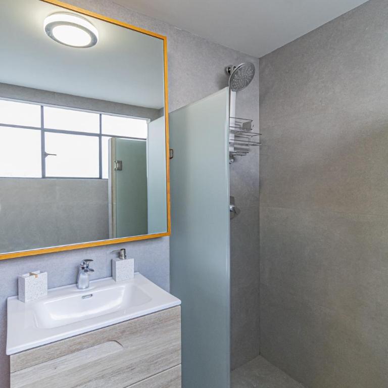 Mi Zona Lodging WTC - Two-Bedroom Apartment - 8