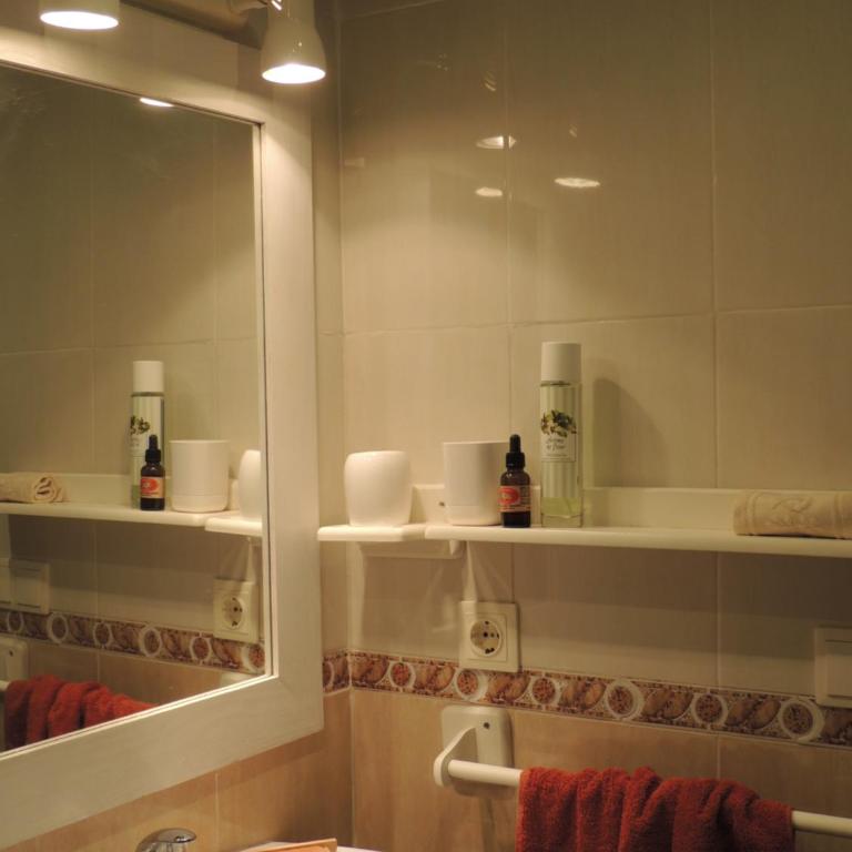 ACOGEDOR ADOSADO entre mar y montaña - Four-Bedroom House - 18