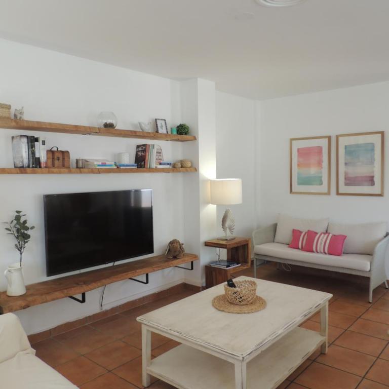 ACOGEDOR ADOSADO entre mar y montaña - Four-Bedroom House - 28