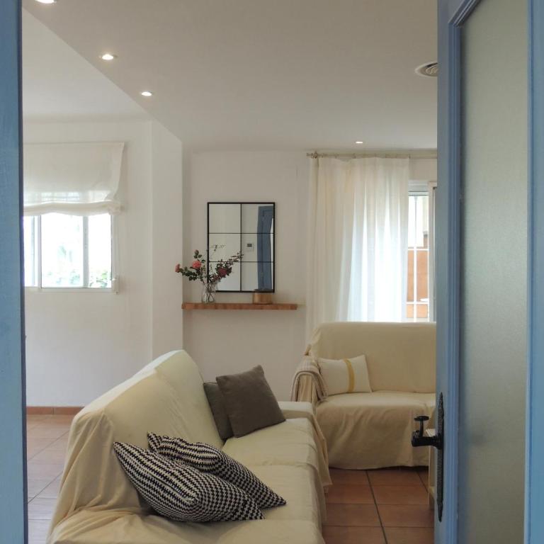 ACOGEDOR ADOSADO entre mar y montaña - Four-Bedroom House - 31