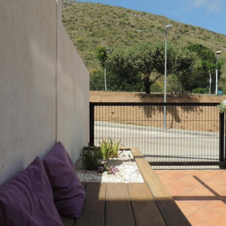 ACOGEDOR ADOSADO entre mar y montaña - Four-Bedroom House - 35
